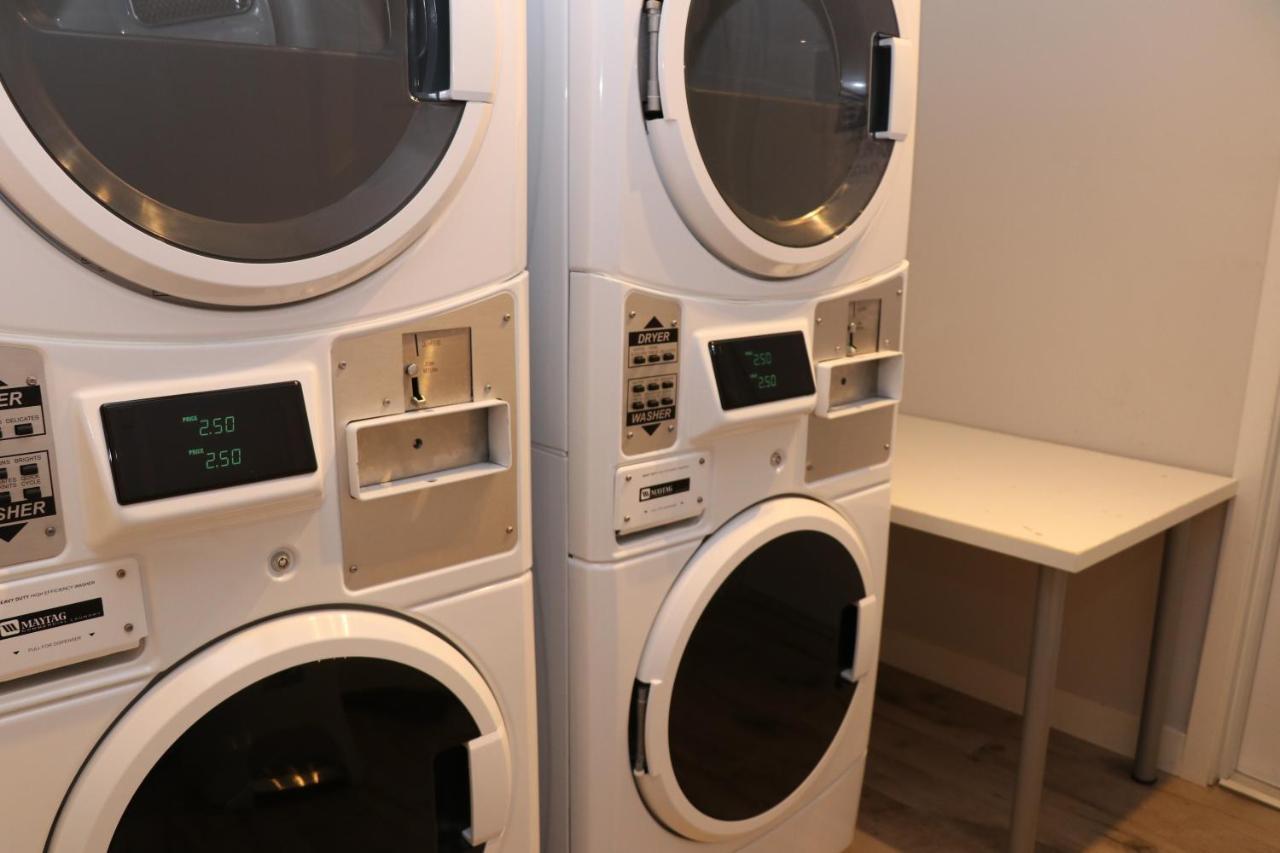 A Stylish Stay W/ A Queen Bed, Heated Floors.. #34 Brookline Ngoại thất bức ảnh