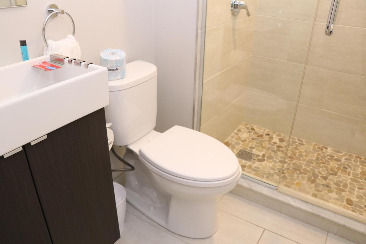 A Stylish Stay W/ A Queen Bed, Heated Floors.. #34 Brookline Ngoại thất bức ảnh